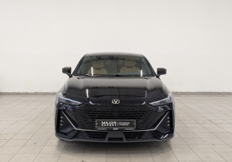 Подержанный автомобиль Changan UNI-V 2022 года (2 фото)