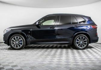 Подержанный автомобиль BMW X5 2020 года (8 фото)