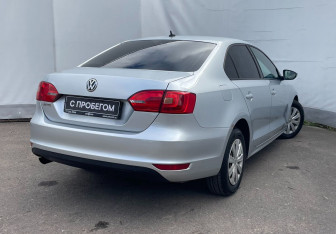 Подержанный автомобиль Volkswagen Jetta Sedan 2013 года (4 фото)