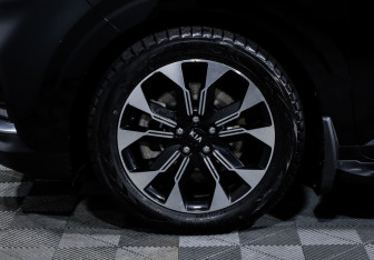 Подержанный автомобиль Kia Carnival 2020 года (15 фото)