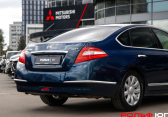 Подержанный автомобиль Nissan Teana 2008 года (16 фото)