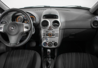 Подержанный автомобиль Opel Corsa 2008 года (11 фото)