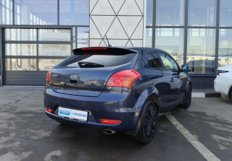 Подержанный автомобиль Kia Ceed Hatchback 2011 года (5 фото)
