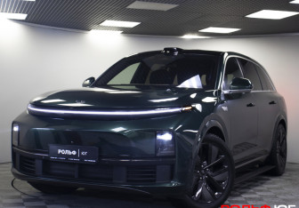 Подержанный автомобиль LiXiang L7 2023 года (31 фото)