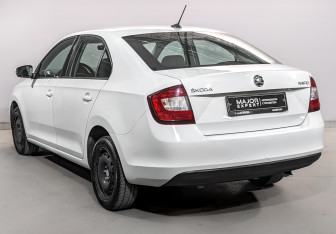 Подержанный автомобиль Skoda Rapid Liftback 2019 года (7 фото)