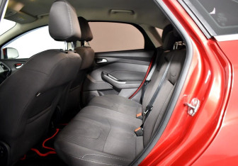 Подержанный автомобиль Ford Focus Sedan 2014 года (12 фото)