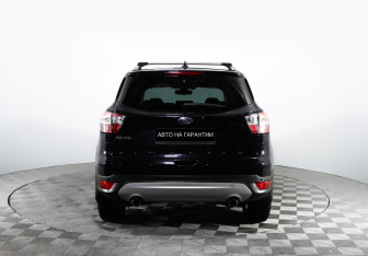 Подержанный автомобиль Ford Kuga 2018 года (4 фото)