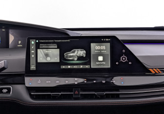 Подержанный автомобиль Changan UNI-K 2023 года (17 фото)