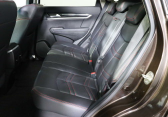 Подержанный автомобиль DongFeng AX7 2017 года (21 фото)