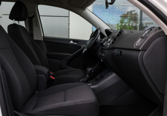 Подержанный автомобиль Volkswagen Tiguan 2015 года (10 фото)