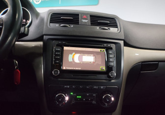 Подержанный автомобиль Skoda Yeti 2013 года (17 фото)
