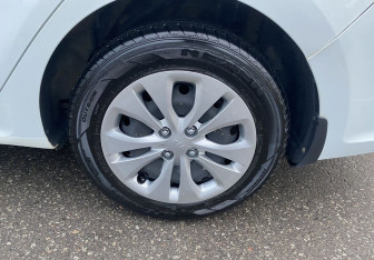 Подержанный автомобиль Kia Rio Sedan 2017 года (12 фото)