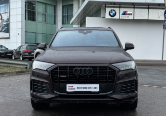 Подержанный автомобиль Audi Q7 2021 года (2 фото)