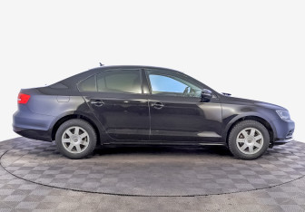 Подержанный автомобиль Volkswagen Jetta Sedan 2015 года (4 фото)