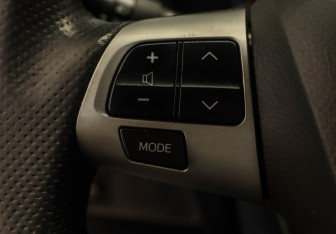 Подержанный автомобиль Toyota Auris Hatchback 2010 года (10 фото)