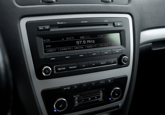Подержанный автомобиль Skoda Octavia Liftback 2012 года (18 фото)