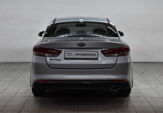 Подержанный автомобиль Kia Optima Sedan 2017 года (6 фото)