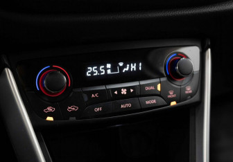 Подержанный автомобиль Suzuki SX4 Hatchback 2019 года (16 фото)