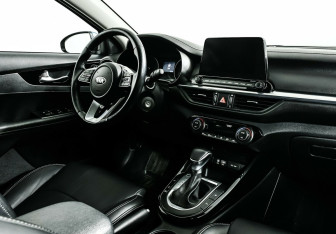 Подержанный автомобиль Kia Cerato Sedan 2018 года (9 фото)