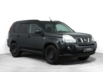 Подержанный автомобиль Nissan X-Trail 2010 года (3 фото)