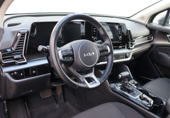 Подержанный автомобиль Kia Sportage 2023 года (10 фото)