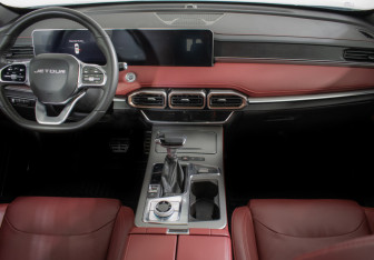 Подержанный автомобиль Jetour X70 Plus 2023 года (12 фото)