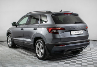 Подержанный автомобиль Skoda Karoq 2021 года (7 фото)