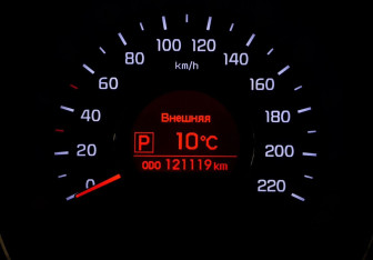 Подержанный автомобиль Kia Rio Hatchback 2013 года (9 фото)