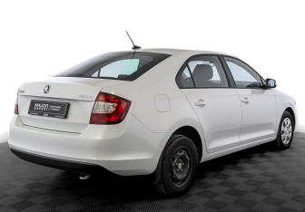 Подержанный автомобиль Skoda Rapid Liftback 2019 года (5 фото)