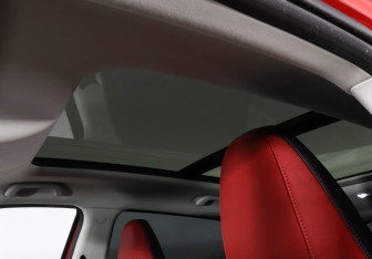 Подержанный автомобиль Changan UNI-S 2024 года (13 фото)