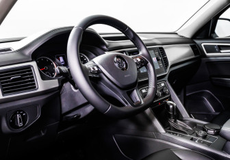 Подержанный автомобиль Volkswagen Teramont 2018 года (14 фото)