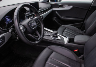 Подержанный автомобиль Audi A4 Sedan 2018 года (10 фото)