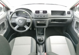 Подержанный автомобиль Skoda Fabia Hatchback 2013 года (11 фото)