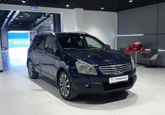 Подержанный автомобиль Nissan Qashqai+2 2009 года (3 фото)