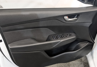 Подержанный автомобиль Hyundai Solaris Sedan 2018 года (19 фото)