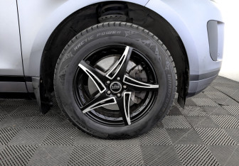 Подержанный автомобиль Land Rover Range Rover Evoque 2019 года (18 фото)