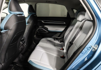 Подержанный автомобиль Geely Emgrand 2023 года (17 фото)