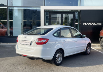 Подержанный автомобиль LADA (ВАЗ) Granta Liftback 2018 года (5 фото)