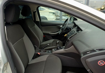 Подержанный автомобиль Ford Focus Hatchback 2012 года (20 фото)