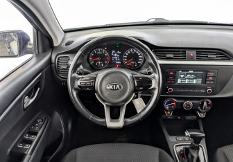 Подержанный автомобиль Kia Rio Hatchback 2021 года (21 фото)
