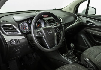 Подержанный автомобиль Opel Mokka 2014 года (11 фото)