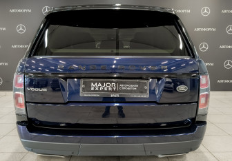 Подержанный автомобиль Land Rover Range Rover 2020 года (6 фото)