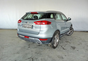 Подержанный автомобиль Geely Atlas 2018 года (4 фото)