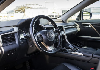 Подержанный автомобиль Lexus RX 2017 года (9 фото)