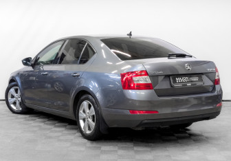 Подержанный автомобиль Skoda Octavia Liftback 2016 года (8 фото)
