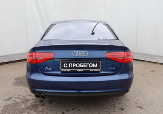 Подержанный автомобиль Audi A4 Sedan 2015 года (5 фото)