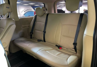 Подержанный автомобиль Hyundai Grand Starex 2018 года (14 фото)