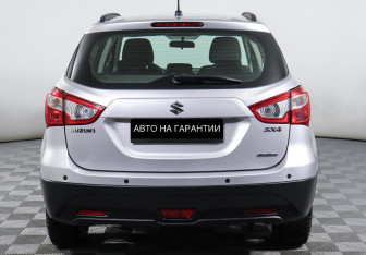Подержанный автомобиль Suzuki SX4 Hatchback 2018 года (4 фото)