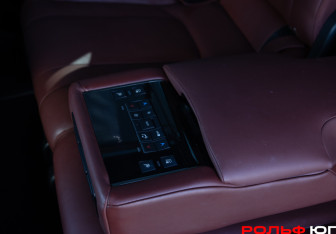 Подержанный автомобиль Lexus LX 2018 года (17 фото)