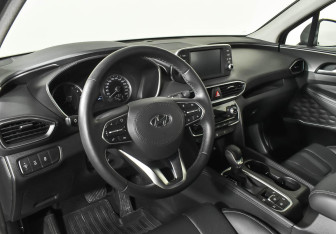 Подержанный автомобиль Hyundai Santa Fe 2020 года (12 фото)